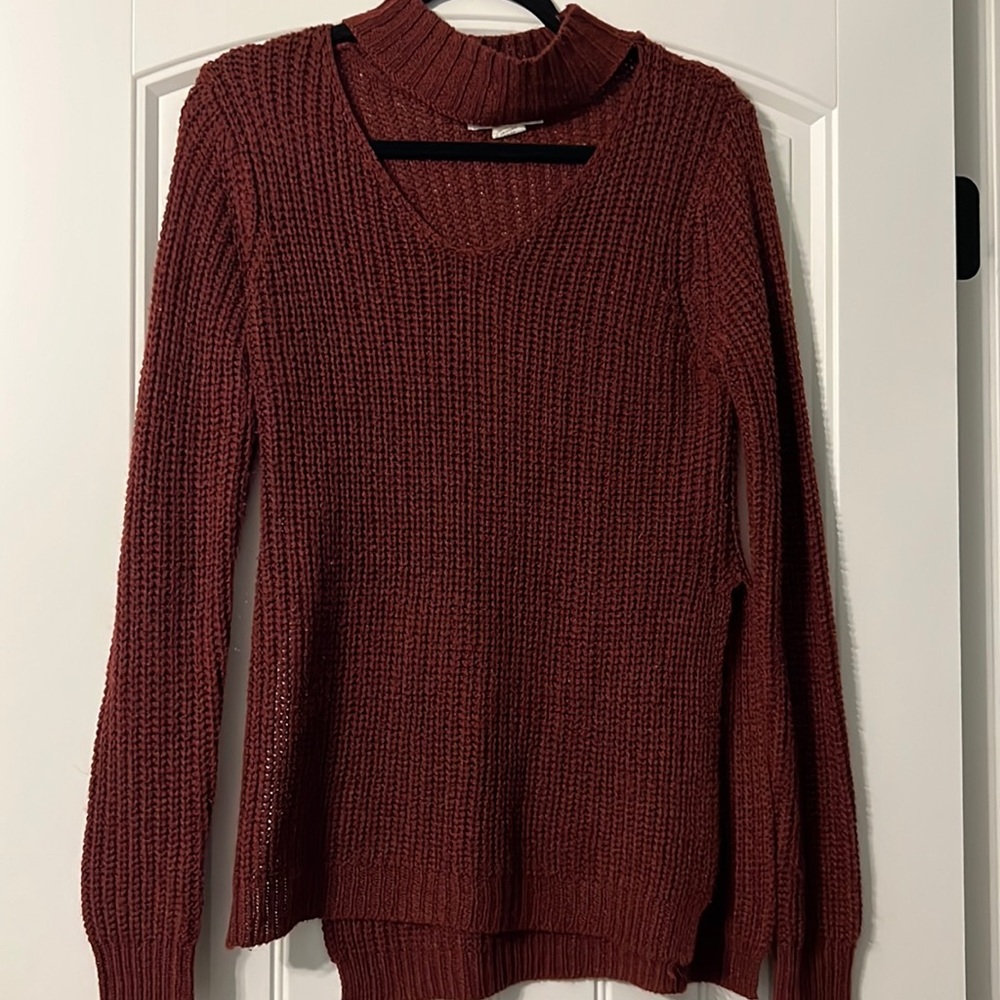 Maroon sweater